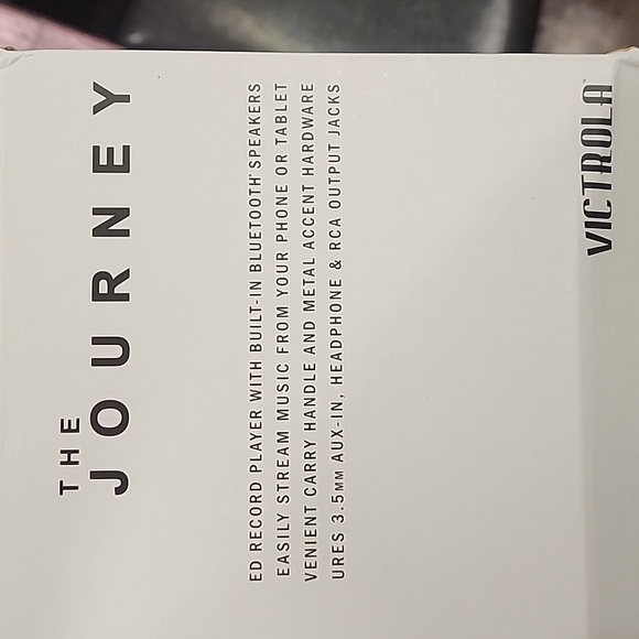 VITROLA JOURNEY BLUETOOTH SUITCASE RECORD PLAYER VSC-550BT CLASSIC BLACK DESIGN - Picture 4 of 6